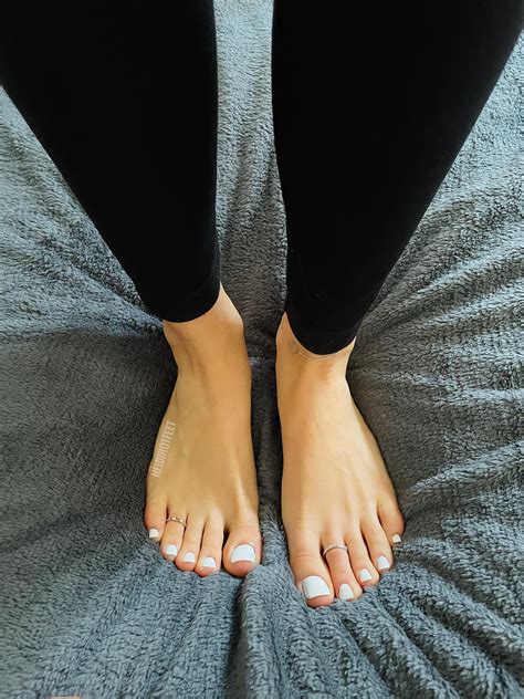 Footjob White Toes Porn Videos .